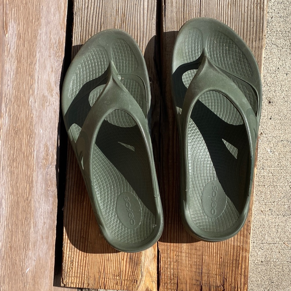 OOFOS Olive Green Women's Recovery Sandals